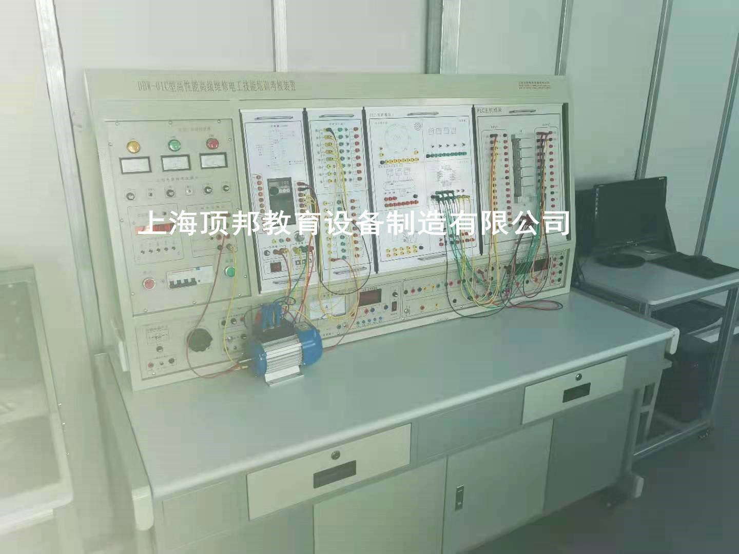 高性能高級(jí)維修電工技能培訓(xùn)考核裝置(圖3) 高級(jí)維修電工技能培訓(xùn)考核裝置