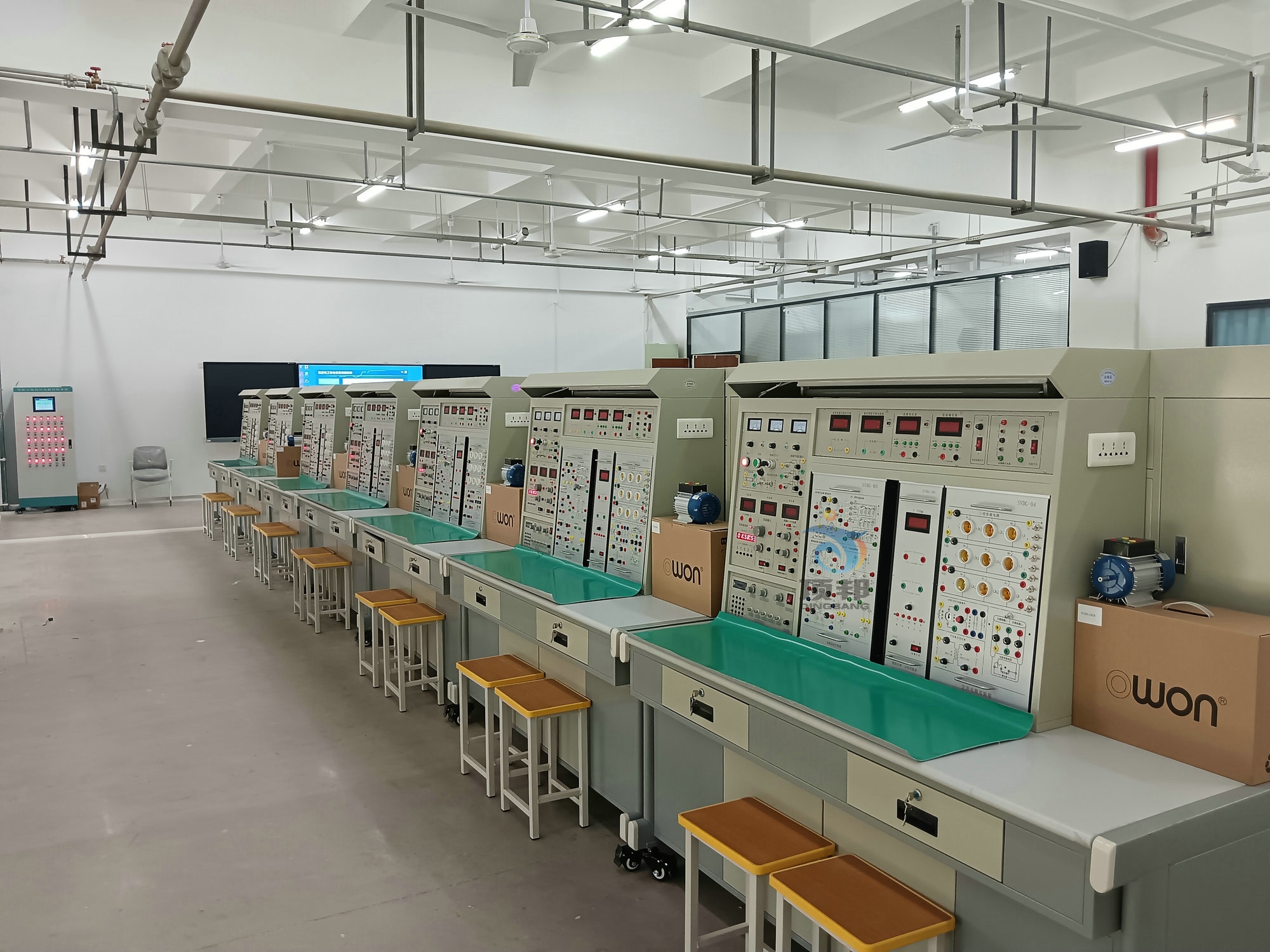電工技術(shù)實(shí)驗(yàn)裝置(電工技術(shù)實(shí)驗(yàn)臺(tái))(圖2) 電工技術(shù)實(shí)驗(yàn)裝置(電工技術(shù)實(shí)驗(yàn)臺(tái))